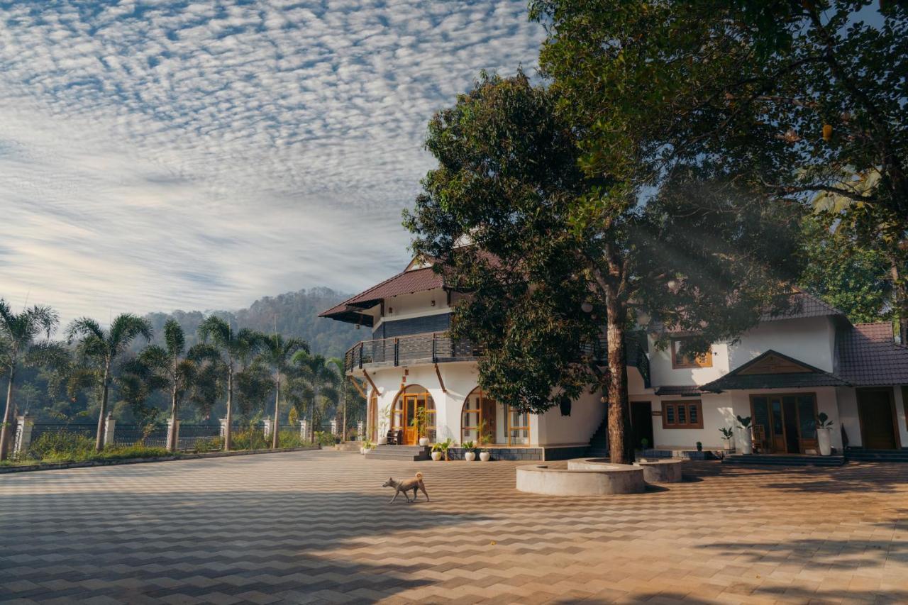 La Cascade Resort アティラピリー エクステリア 写真